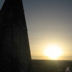 lever du soleil sur le clocher de l'église de La Chaze de Peyre